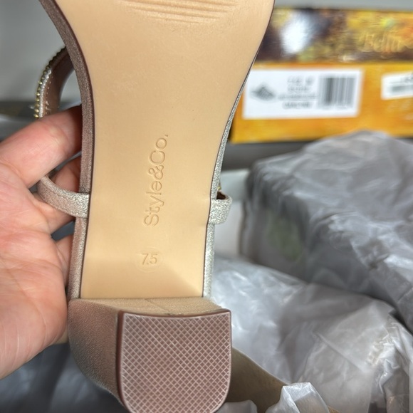 Style & Co
Women's Bonitaa Embellished Ankle-Strap Slingback Dress Sandals - Picture 6 of 7